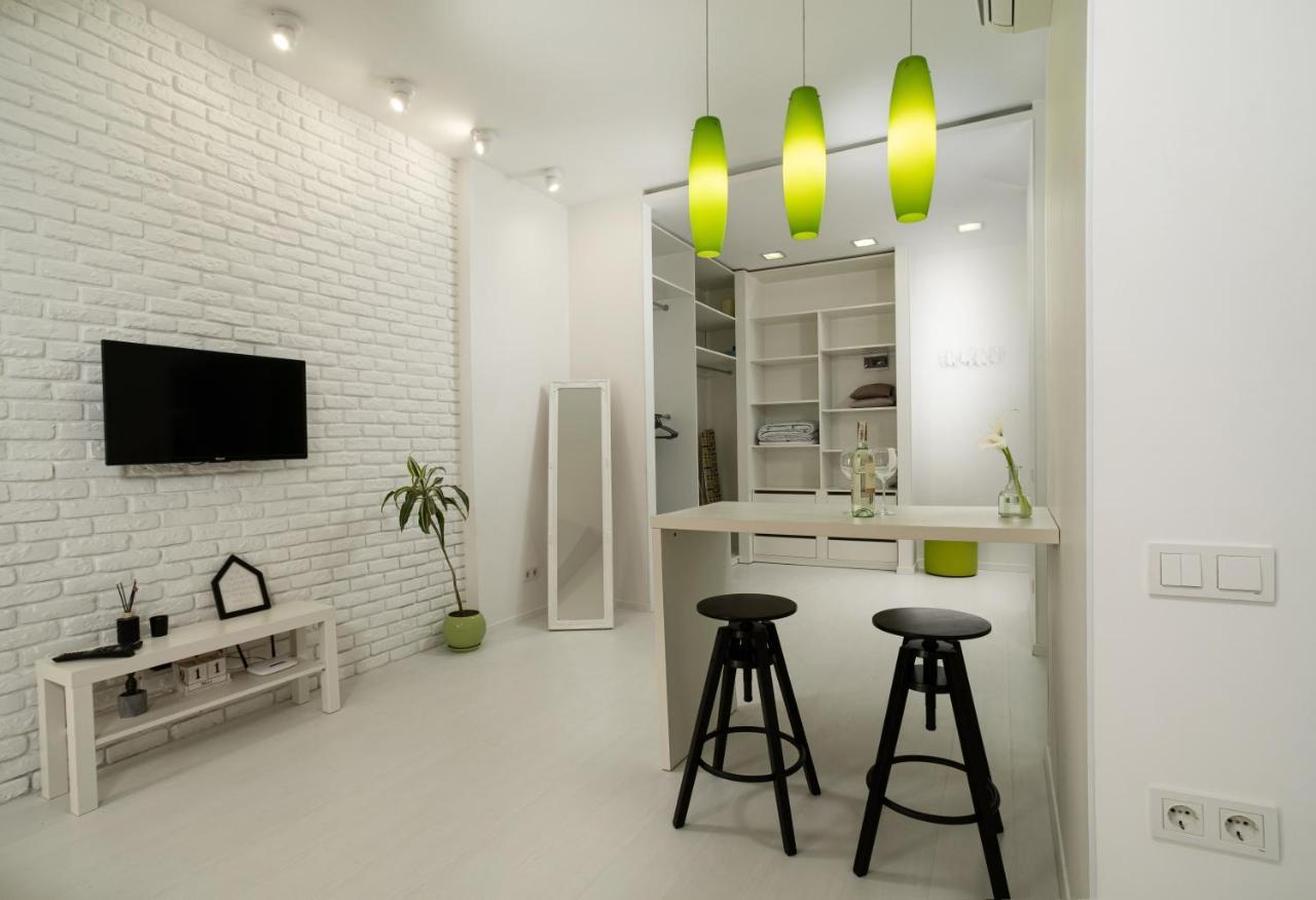White Attic Apartment Odessa Esterno foto