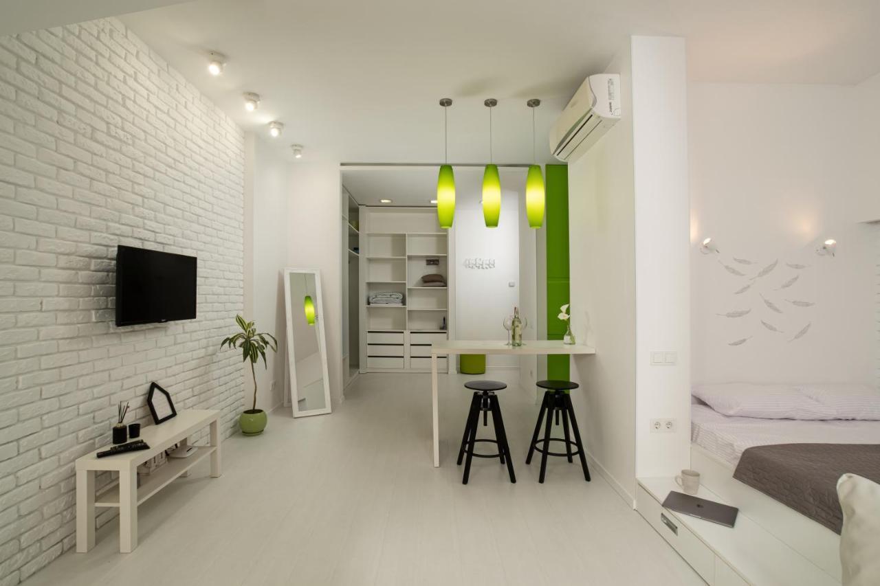 White Attic Apartment Odessa Esterno foto