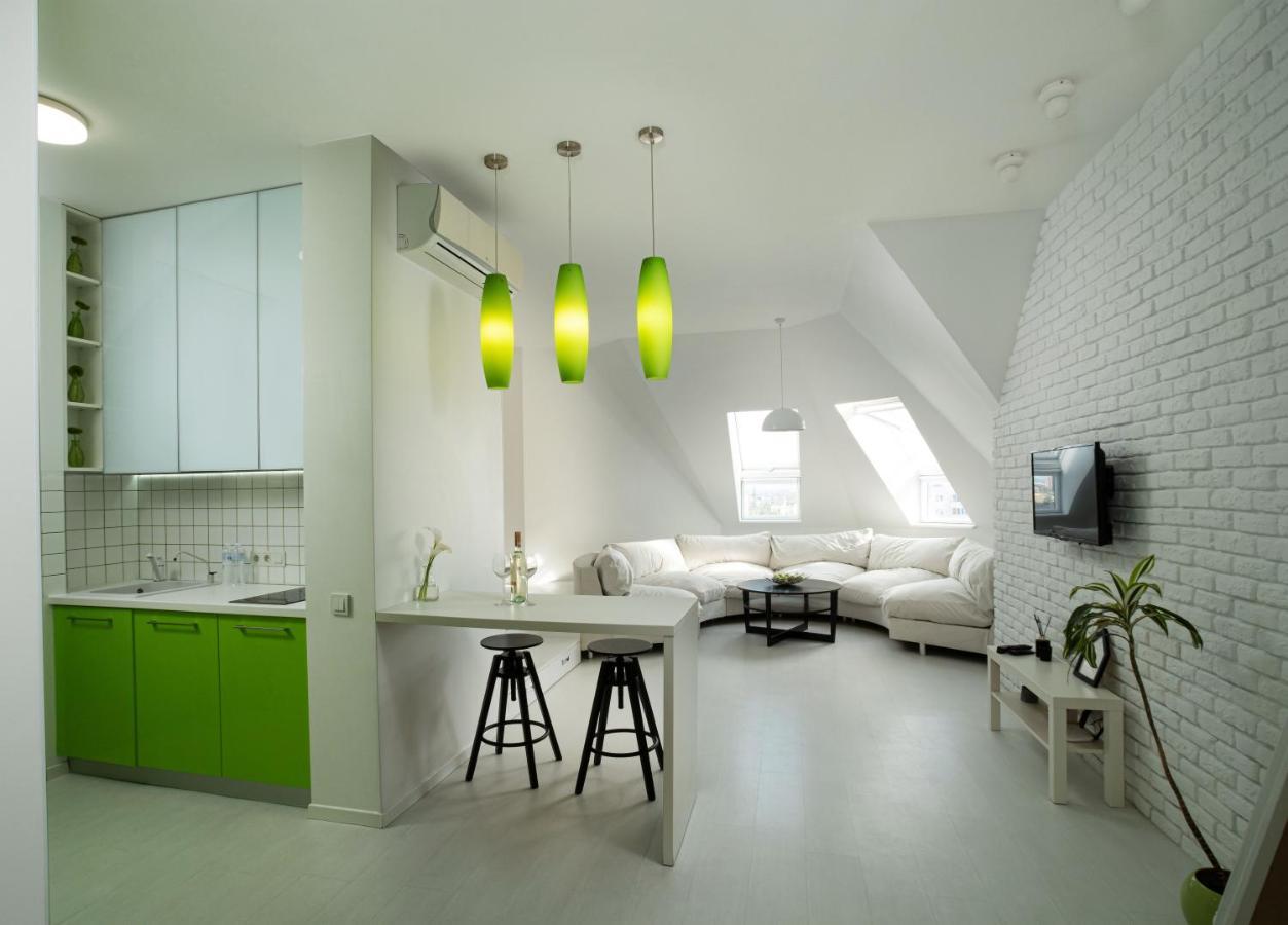 White Attic Apartment Odessa Esterno foto