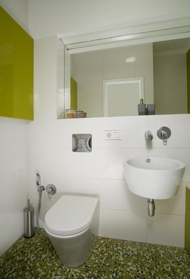 White Attic Apartment Odessa Esterno foto