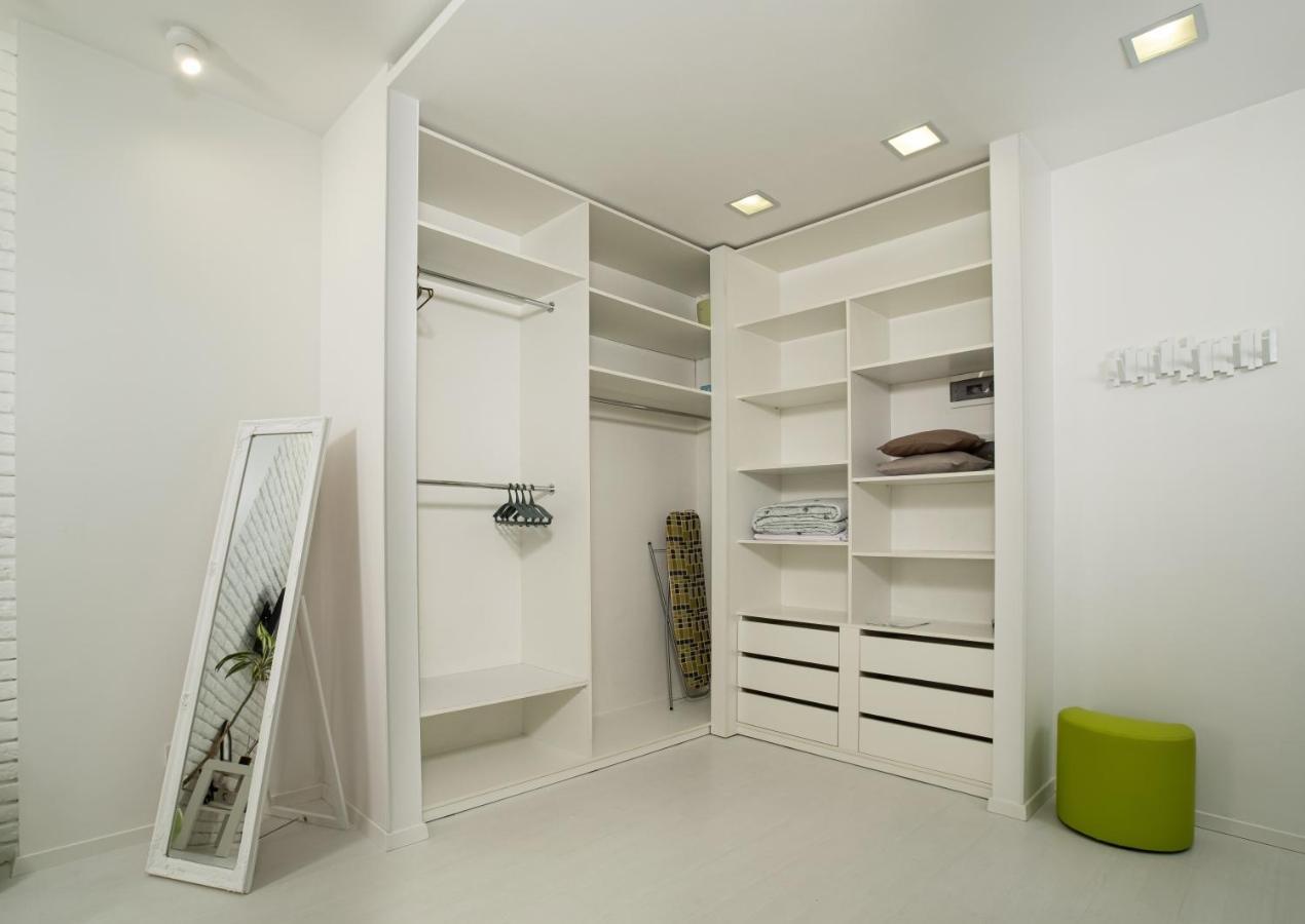 White Attic Apartment Odessa Esterno foto