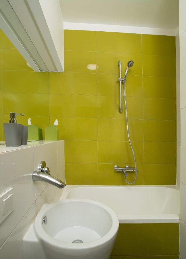 White Attic Apartment Odessa Esterno foto